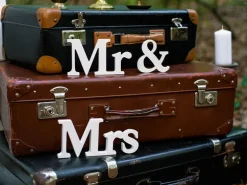 Dekorasjon "Mr & Mrs" - Hvit